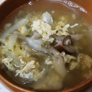 青のり、鰹節、舞茸、椎茸、玉ねぎ中華かきたまスープ